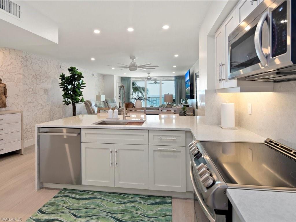 990 Cape Marco DR 307 photo 14