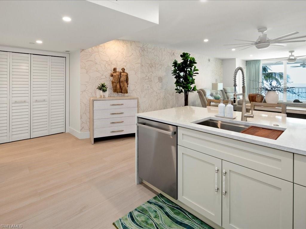990 Cape Marco DR 307 photo 15