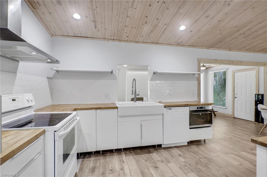 4974 Hawthorn Woods WAY photo 14