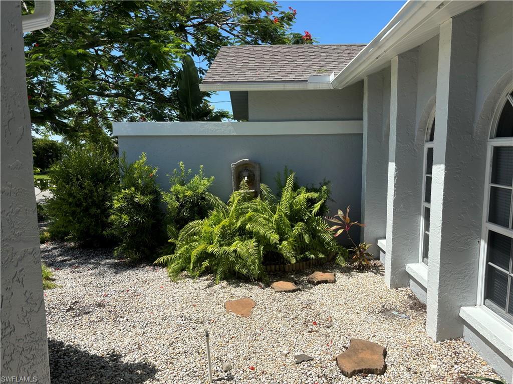 22 SE 10th AVE