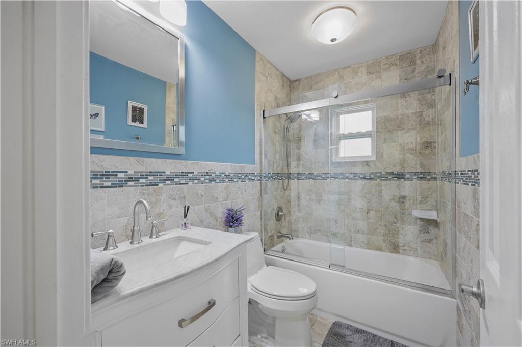 Updated guest bath with shower / tub combo