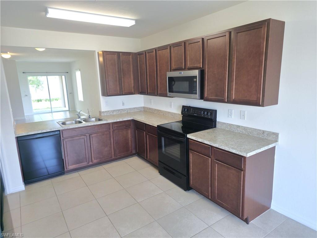 1148 NW 27th CT