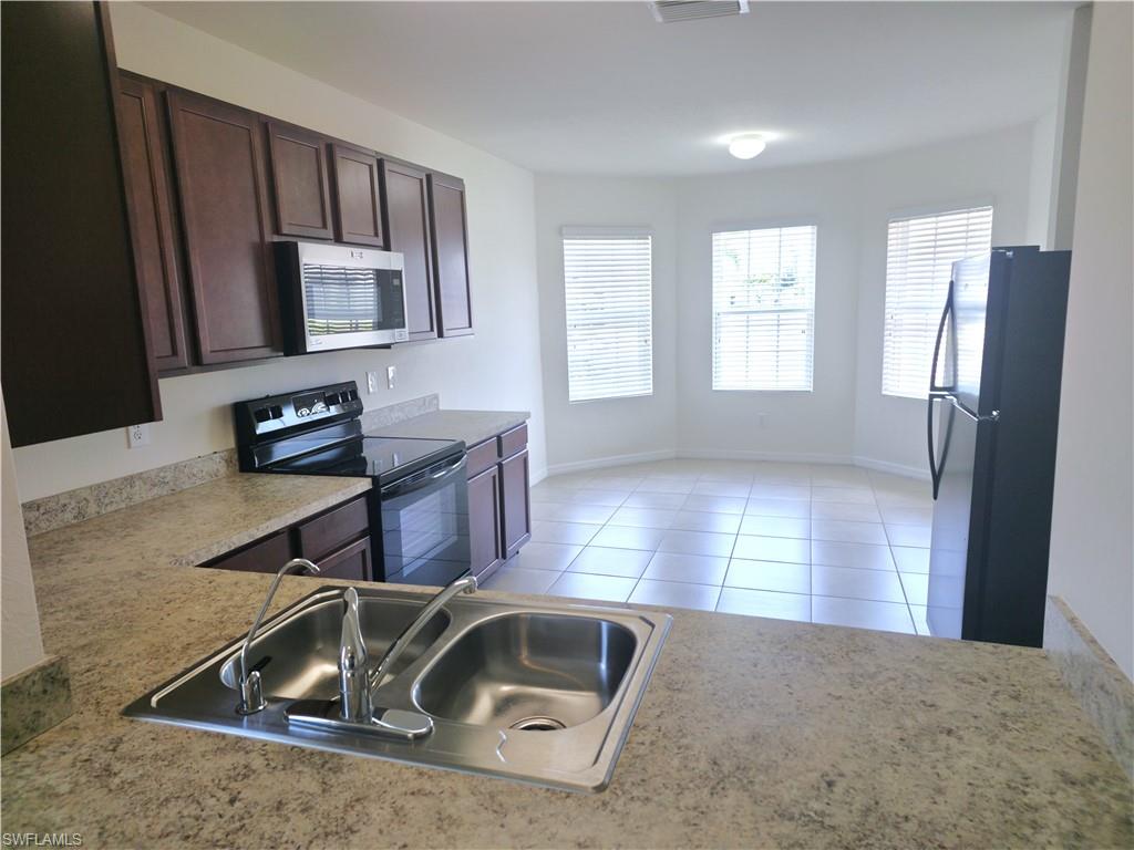1148 NW 27th CT