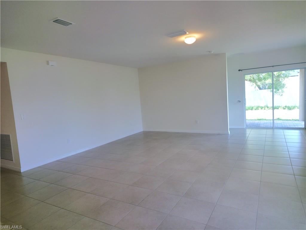 1148 NW 27th CT