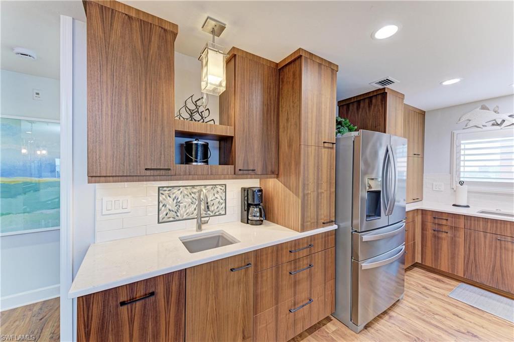 14813 Laguna DR 401 photo 17