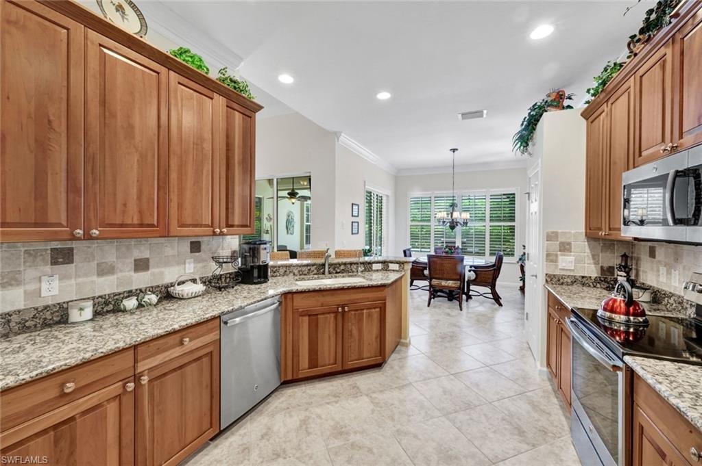 16208 Parque LN photo 7
