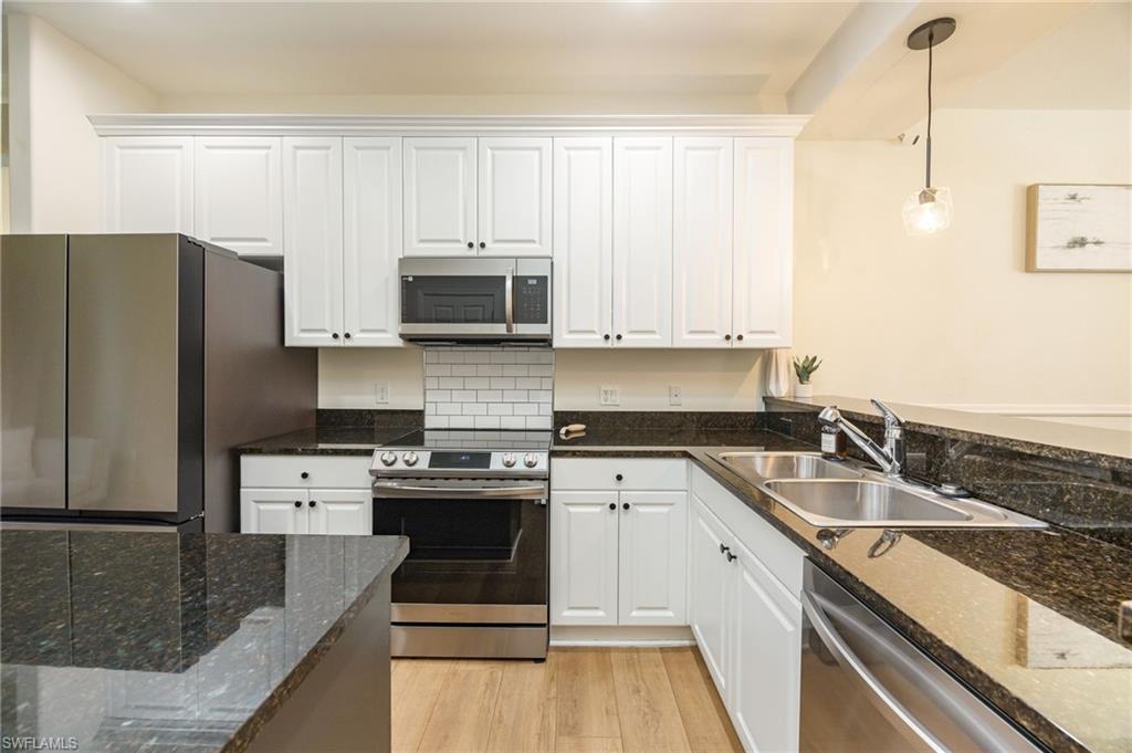 ISLAND IN KITCHEN