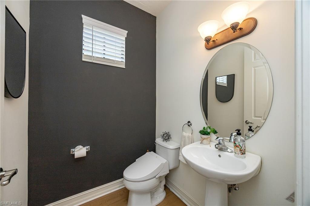 POWDER ROOM FIRST FLOOR