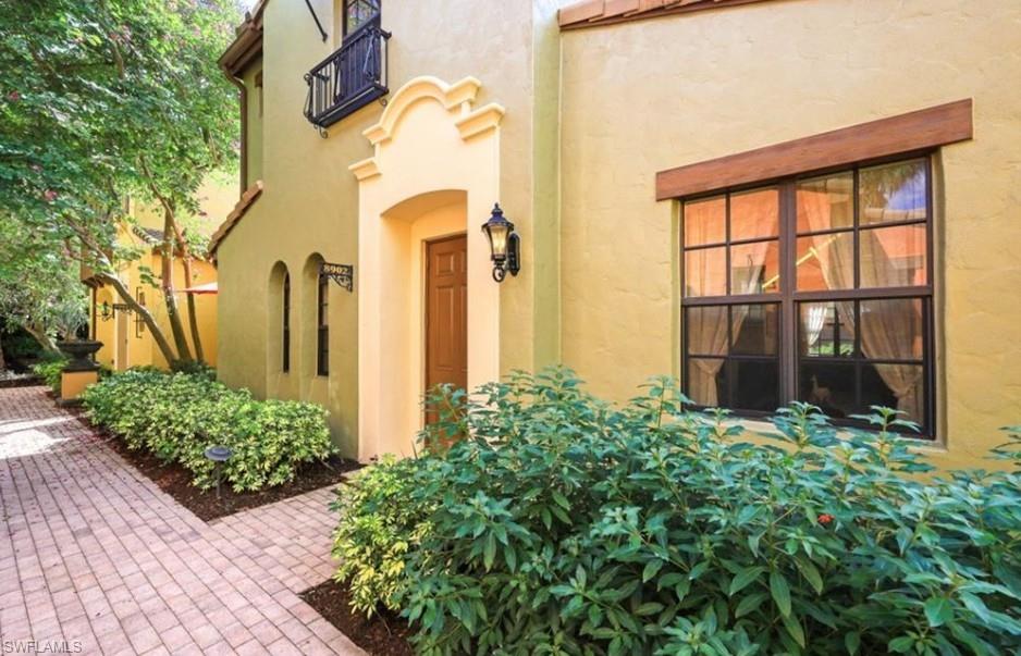 FRONT OF TOWNHOME