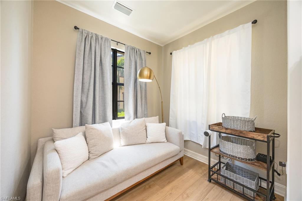 SITTING ROOM OFF KITCHEN