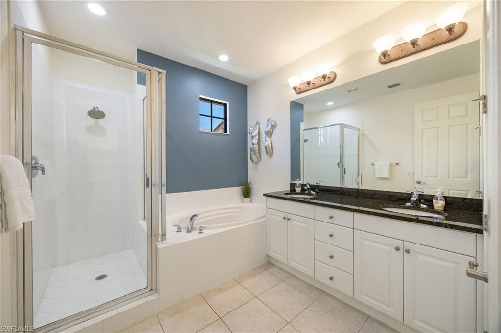 OWNER'S ENSUITE BATH