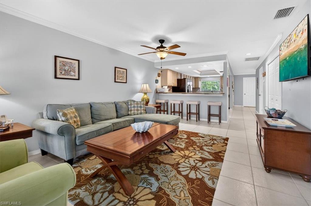 Open Living & Breakfast Bar