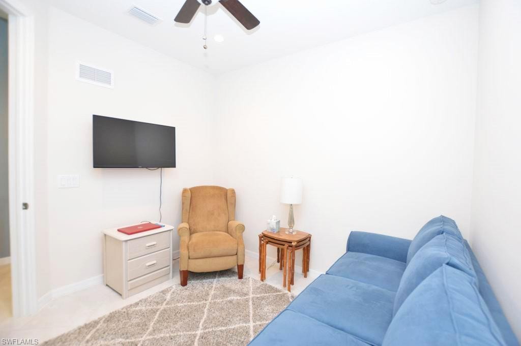 26197 Palace LN 102 photo 9