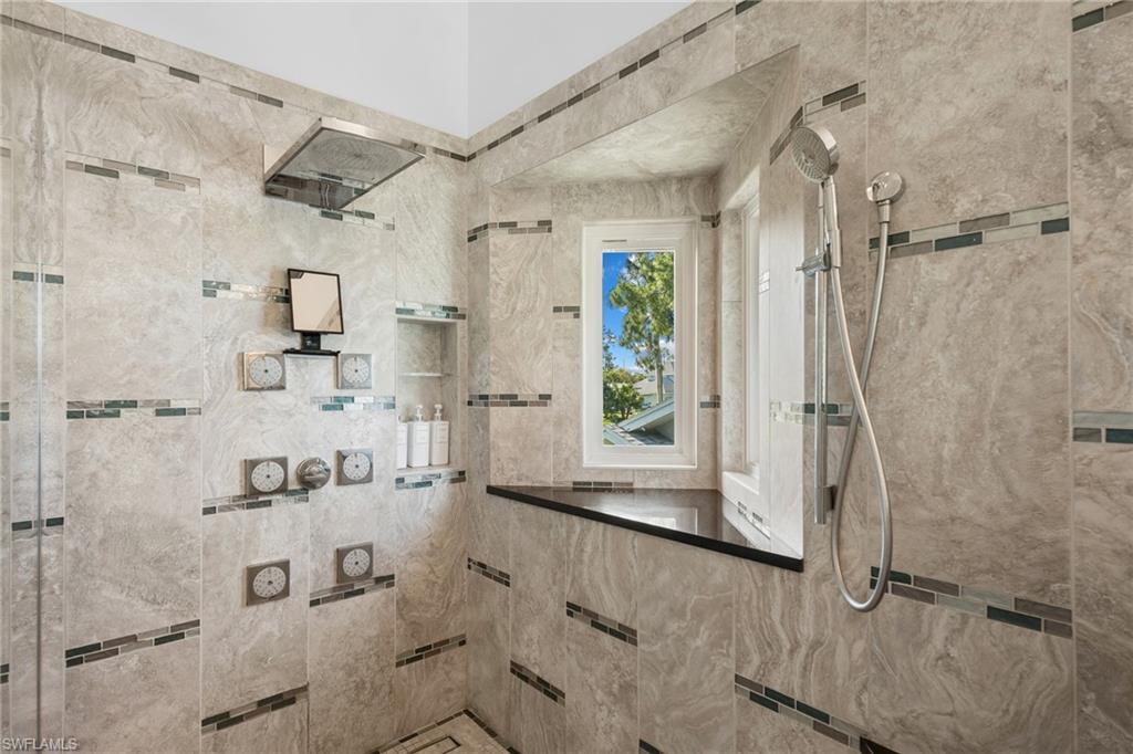 5700 Waxmyrtle WAY photo 18