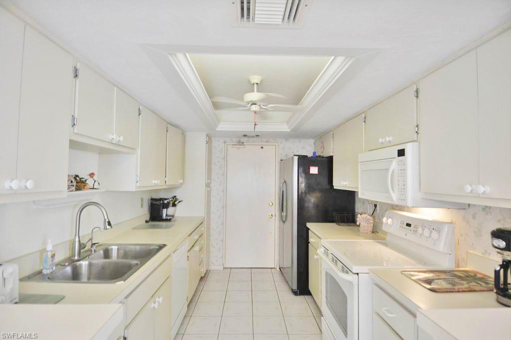 1100 Collier BLVD 721 photo 6