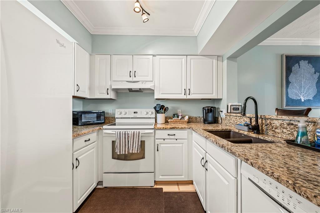 803 River Point DR 306B photo 11