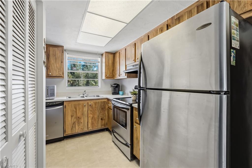 16881 Davis RD 723 photo 17