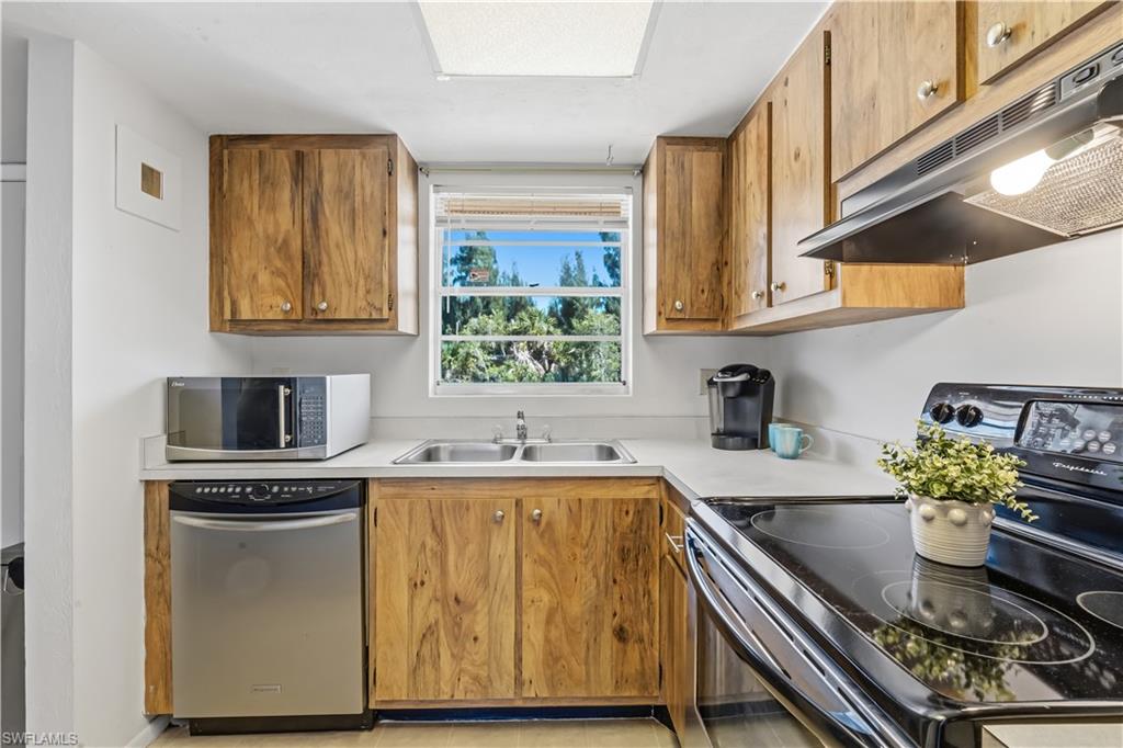 16881 Davis RD 723