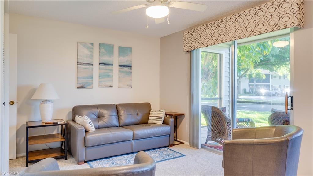 Cheerful living space with easy access to the lanai