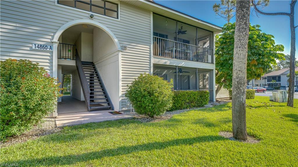 Well maintained, 1st floor condo. Move in ready.