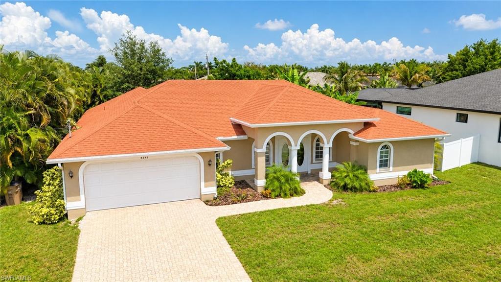Presenting 4341 SW 25th Court!