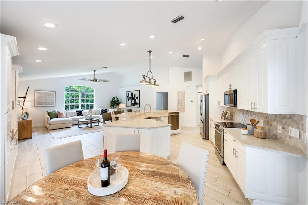 8058 Vera Cruz WAY photo 12