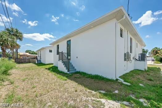 Side entrance leading to second living area