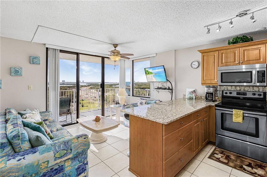 8701 Estero BLVD 907
