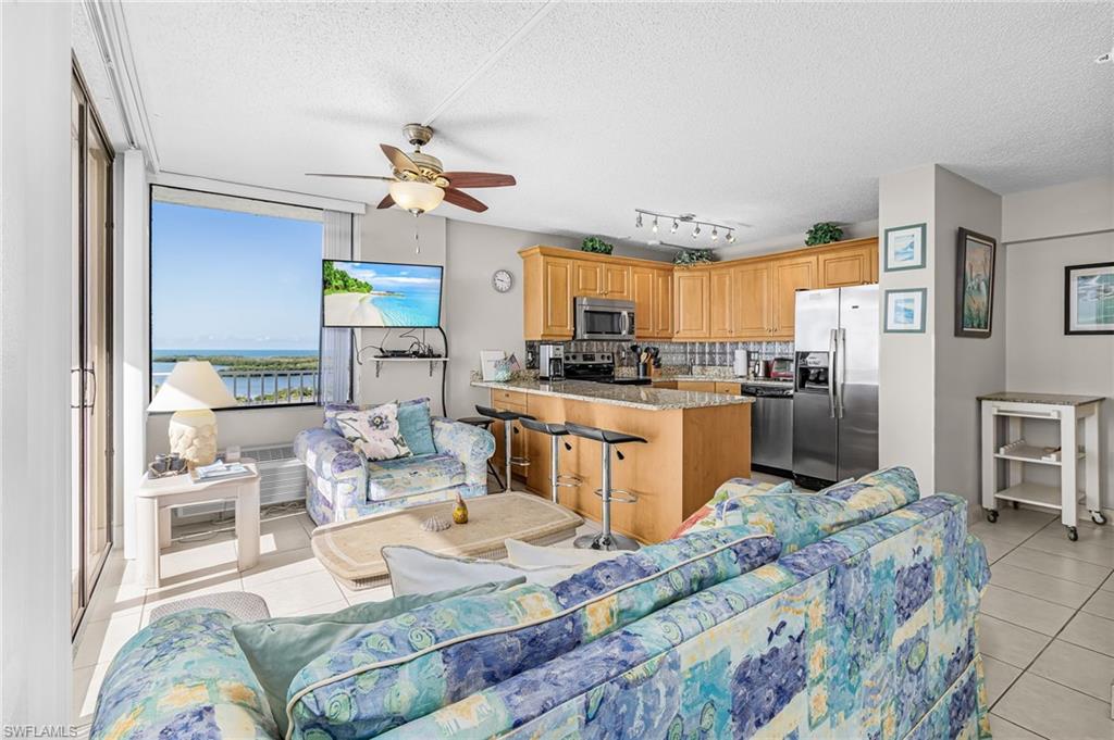 8701 Estero BLVD 907