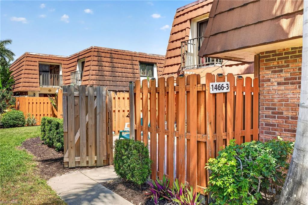 1466 Park Shore CIR 3