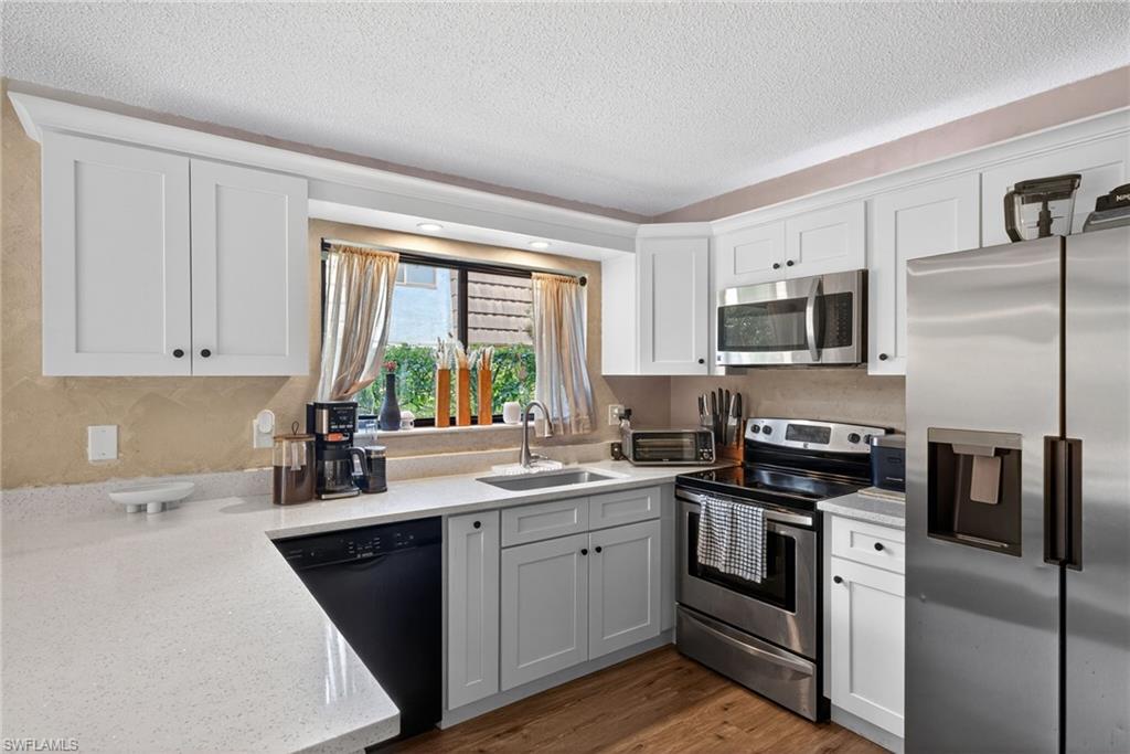 1466 Park Shore CIR 3 photo 6