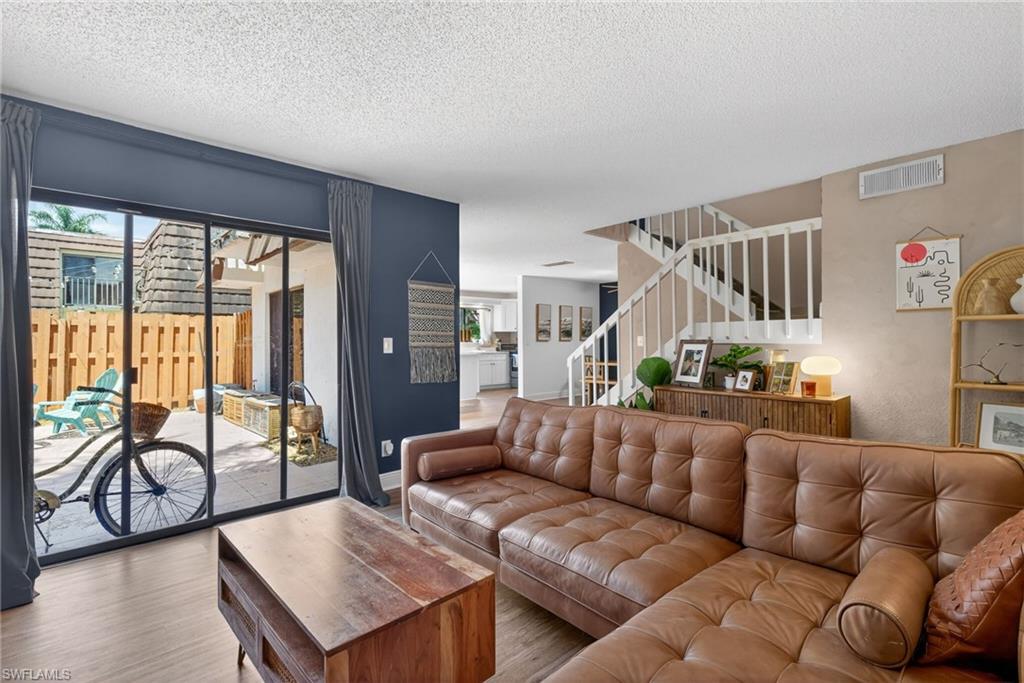1466 Park Shore CIR 3 photo 13