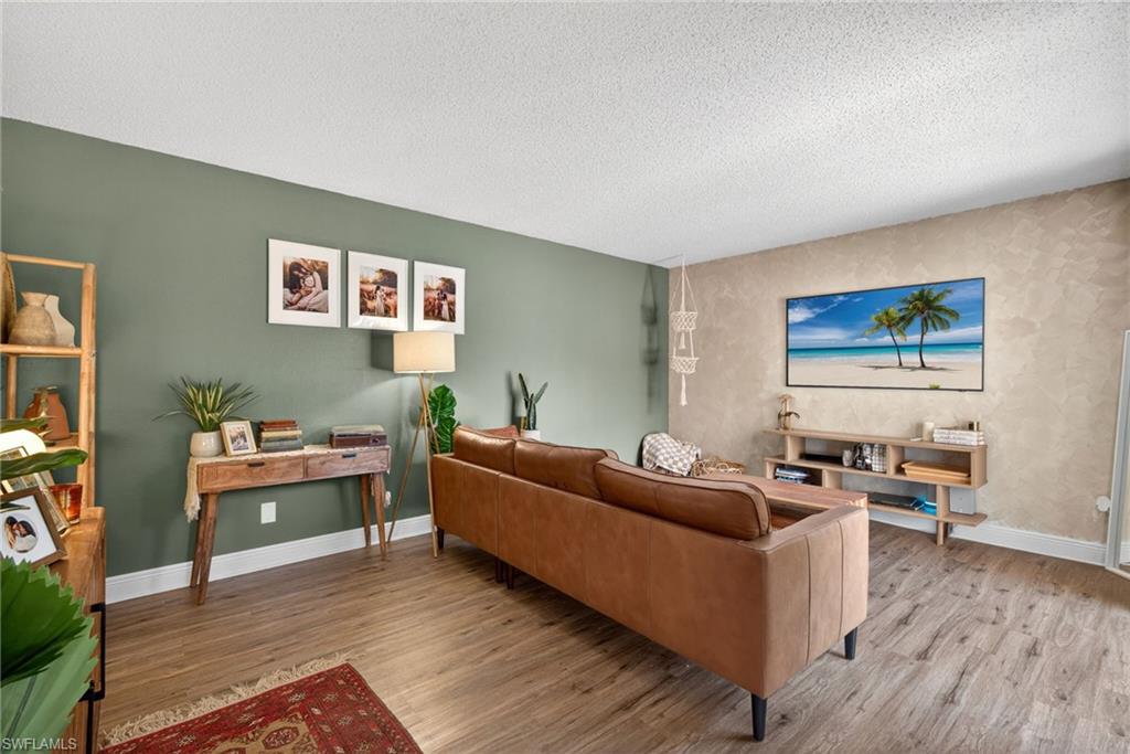 1466 Park Shore CIR 3 photo 12