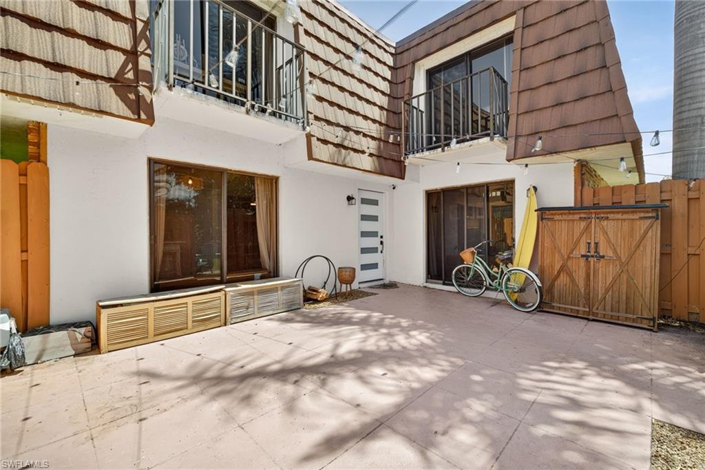 1466 Park Shore CIR 3 photo 26