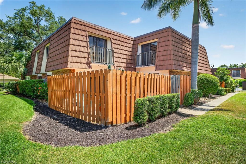 1466 Park Shore CIR 3
