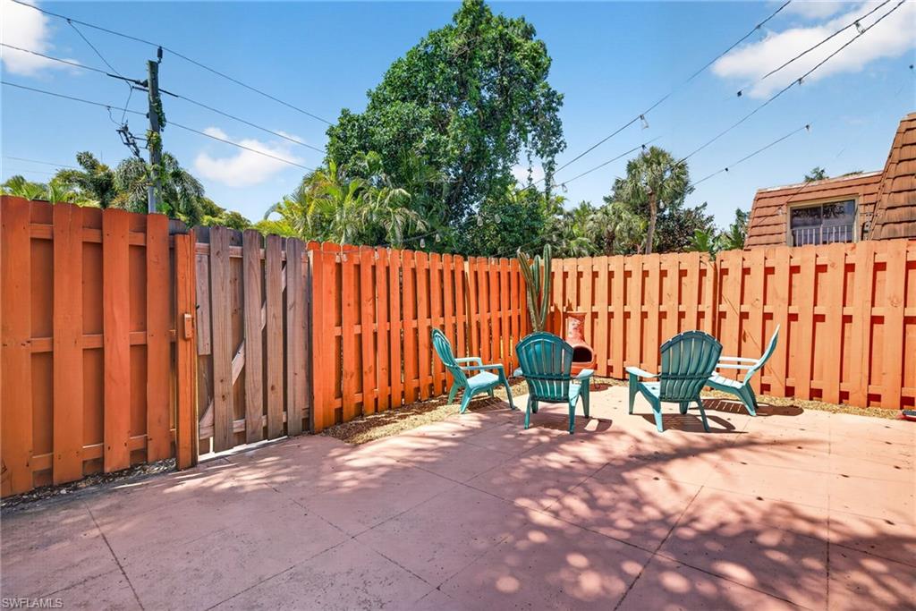1466 Park Shore CIR 3