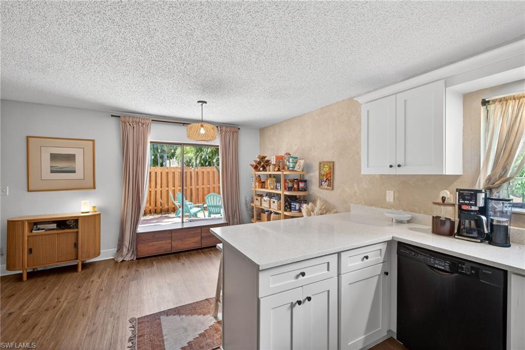 1466 Park Shore CIR 3 photo 8