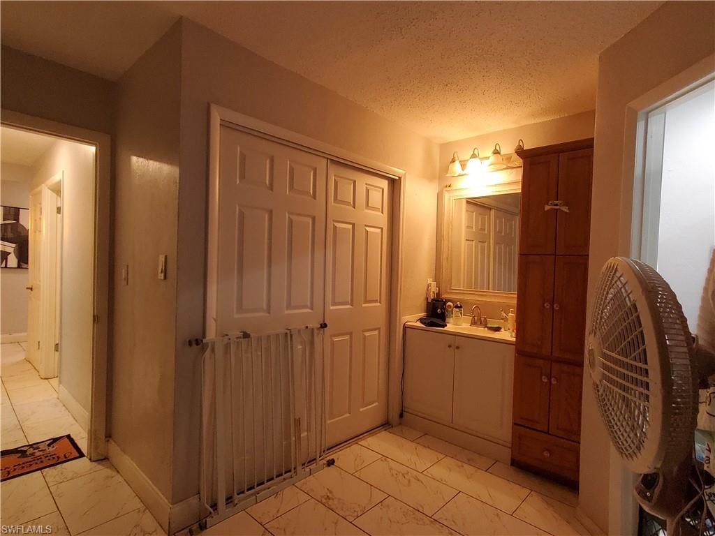 306 Hollywood ST photo 12