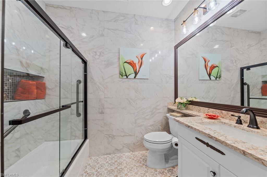 NEWLY RENNOVATED GUEST BATHROOM