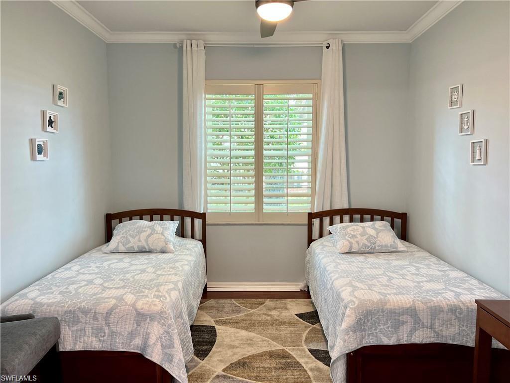 guest bedroom twins.