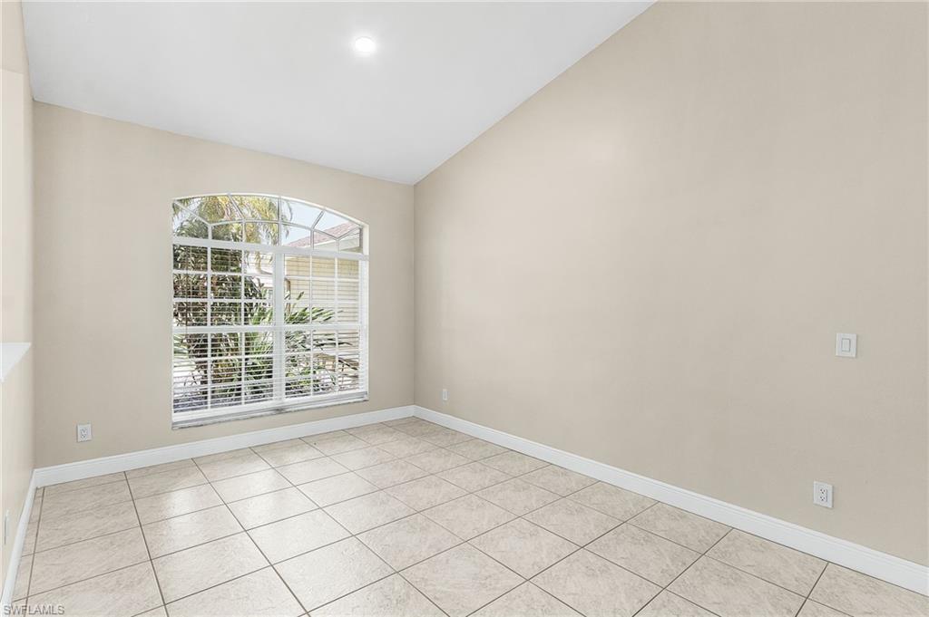 1204 SE 5th TER photo 36