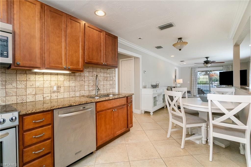 Apt "B" Open Kitchen & Dining Combo!