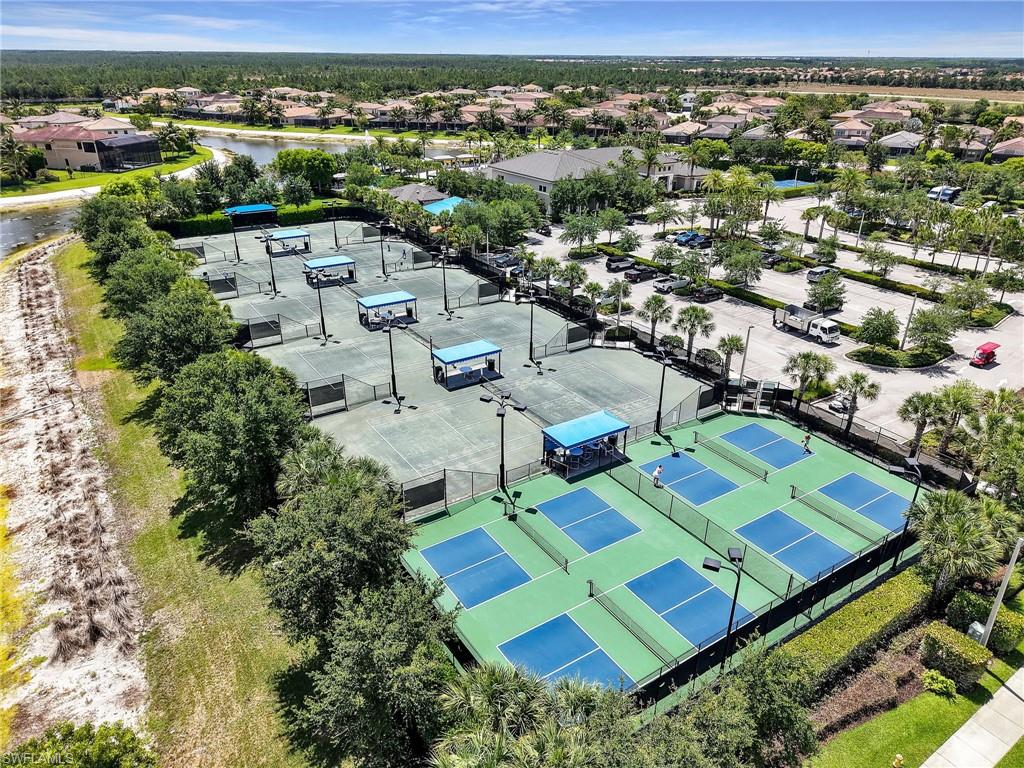 Clubhouse tennis and pickleball courts