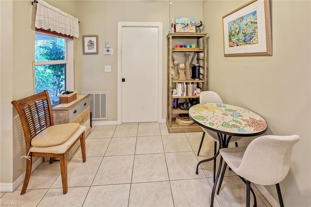 3728 STONE WAY photo 8