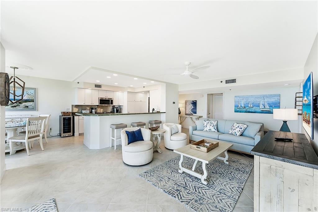 Looking toward Kitchen/Dining Area