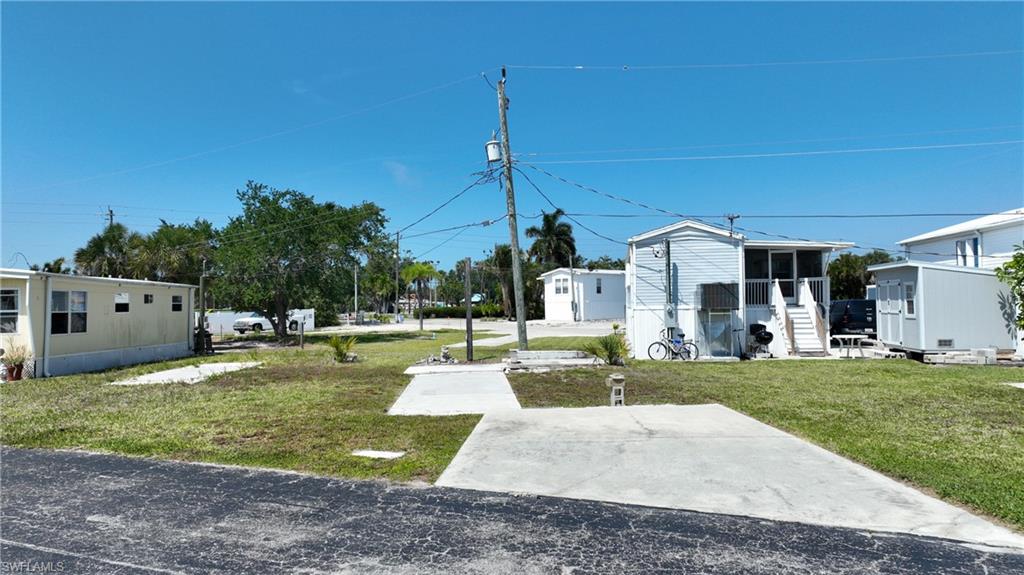 8 Helen LN photo 23