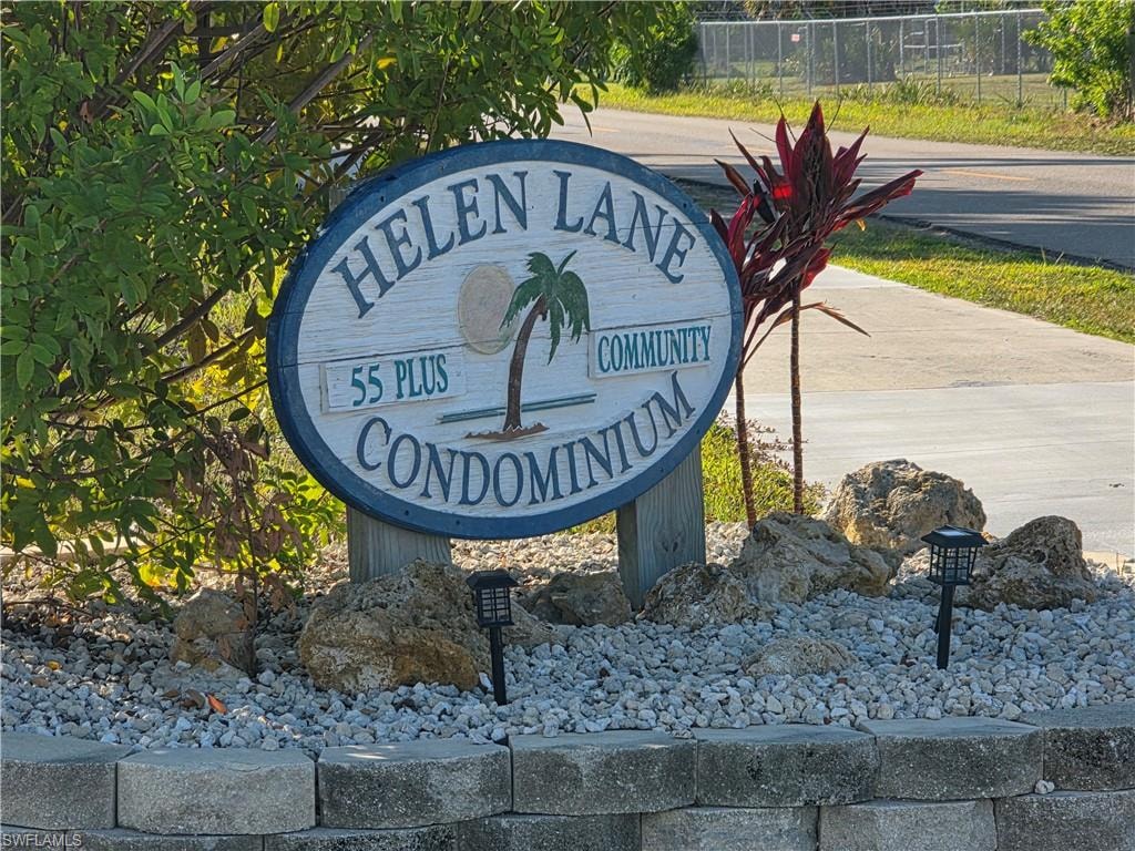 8 Helen LN photo 12