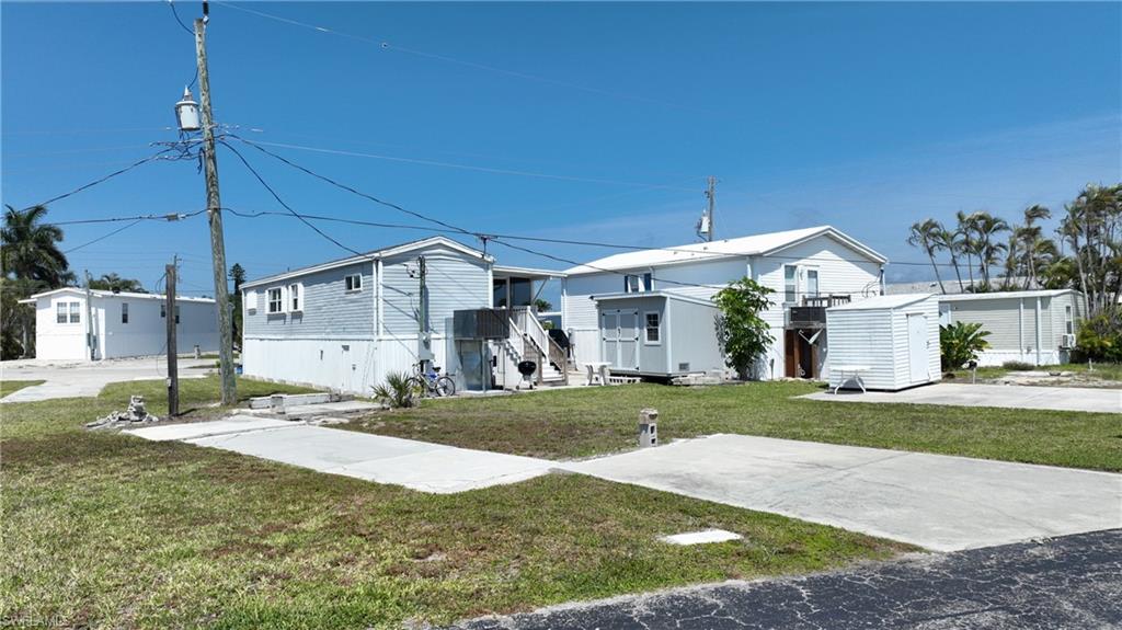 8 Helen LN photo 26