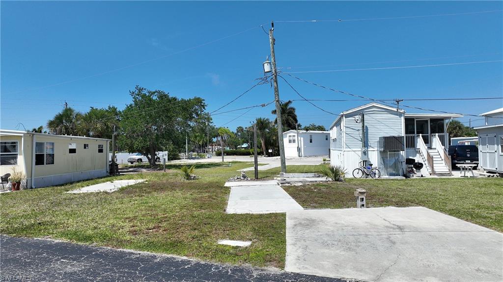 8 Helen LN photo 24