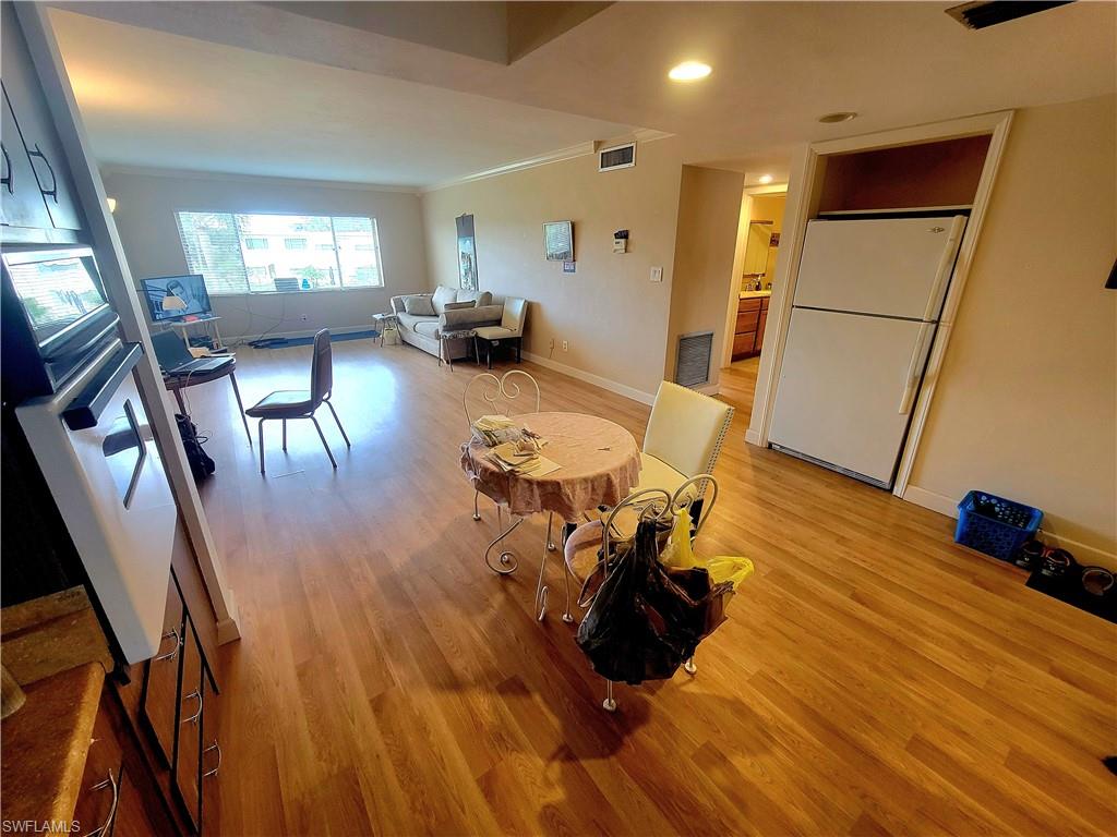 357 Joel BLVD 212